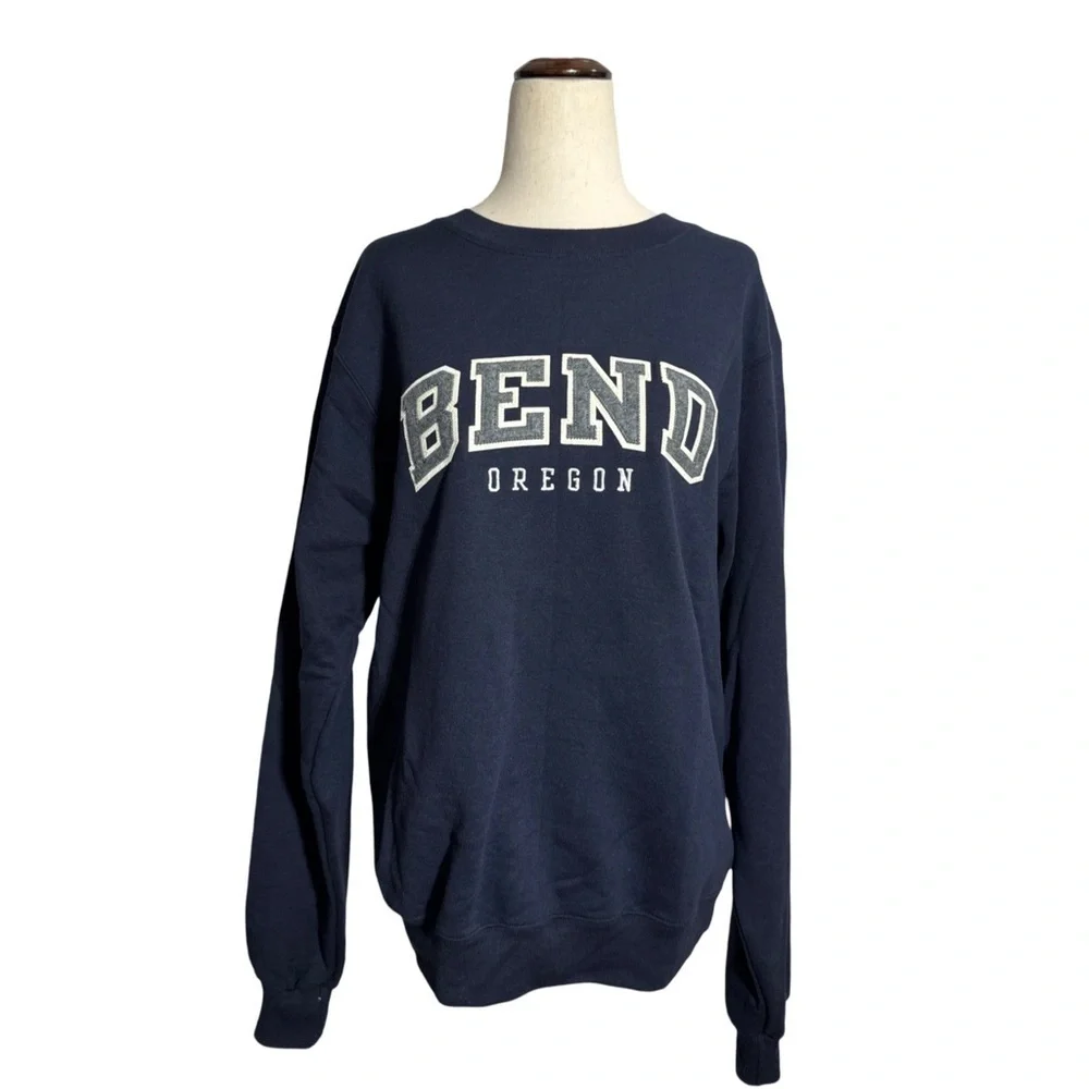 Champion • Bend Oregon Varsity Style Crewneck Sweatshirt Navy Unisex S